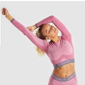 FLEX LONG SLEEVE CROP TOP

DUSKY PINK MARL/CHARCOA